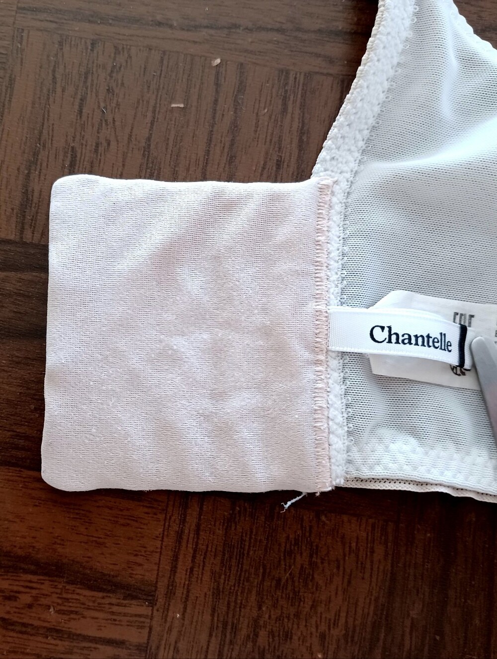 Chantelle Full Coverage T-Shirt Bra, Size 36H - Picture 15 of 16